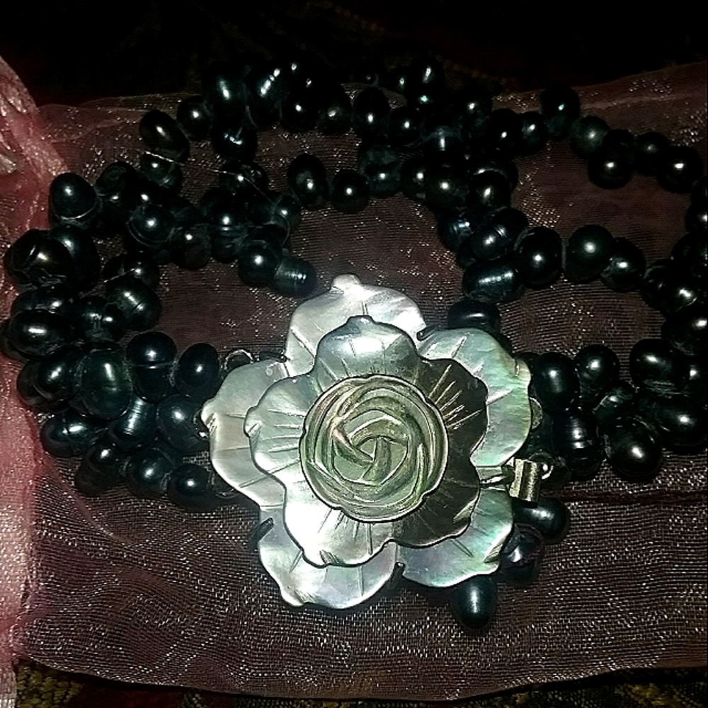 Genuine Black Pearls,& Genuine Hand Carved. Mother Of Pearl  Bracelet Stunning.